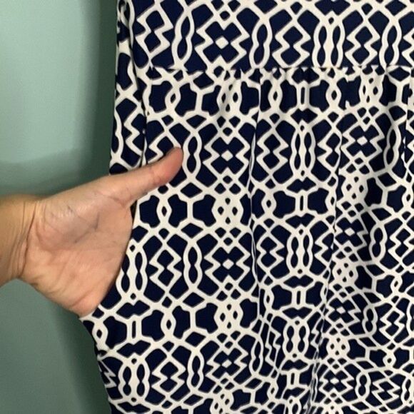 JUDE CONNALLY BETH DRESS IN LATTICE GEO NAVY - Picture 4 of 9